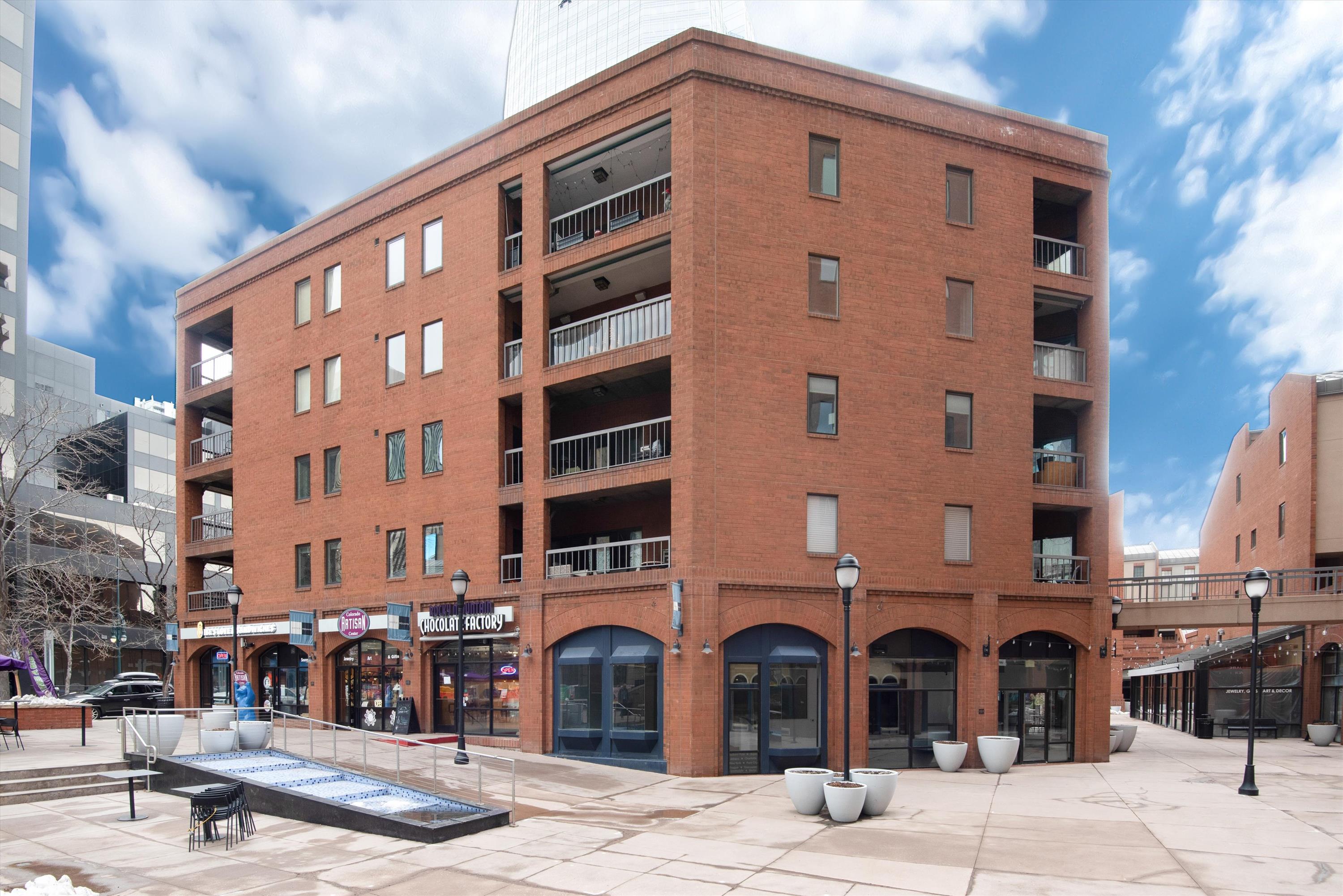 1512 LARIMER ST - 42