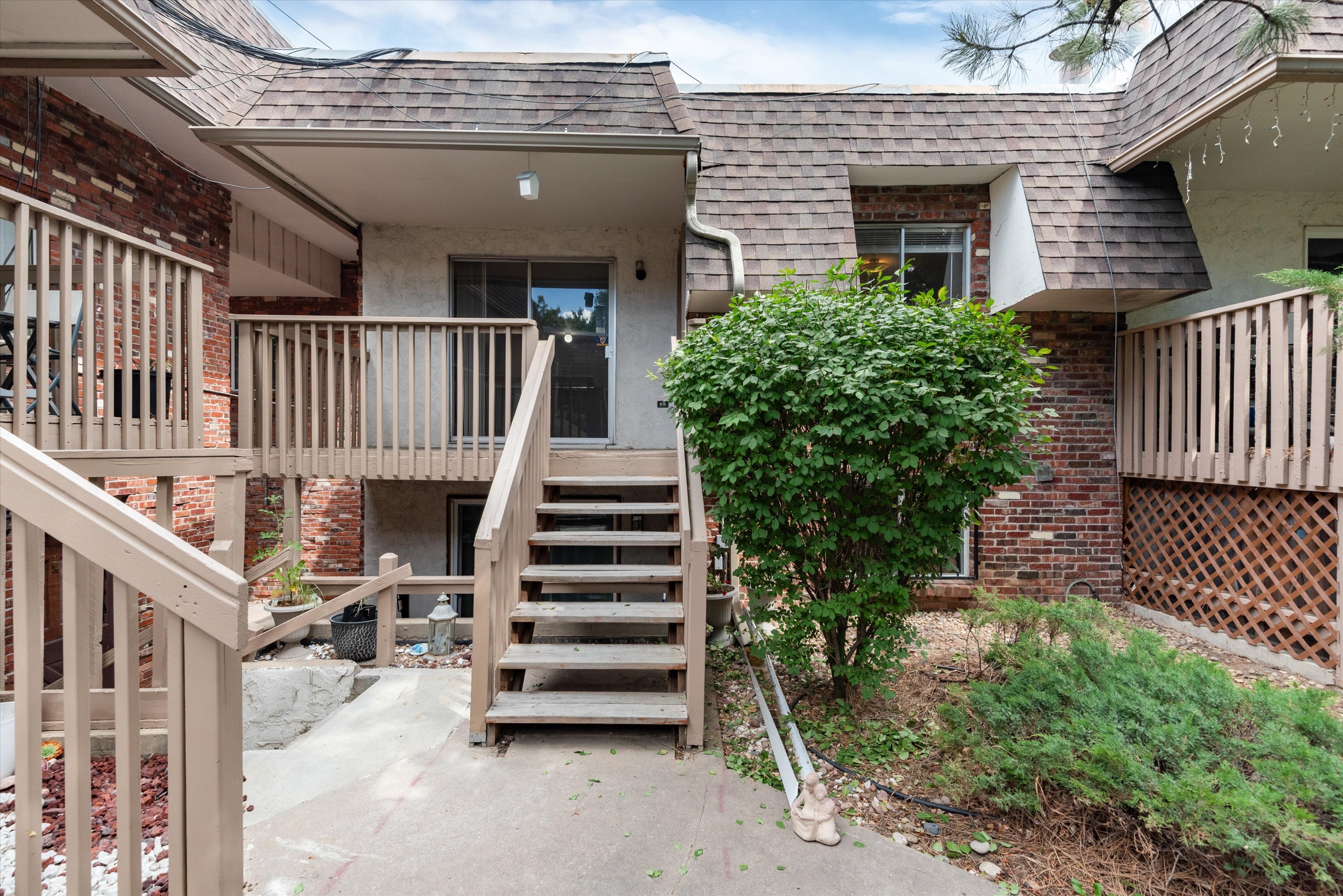 1525 S HOLLY ST - 206