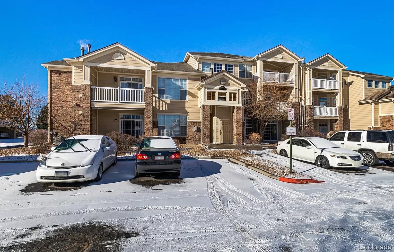 5745 N GENOA WAY - 13-105