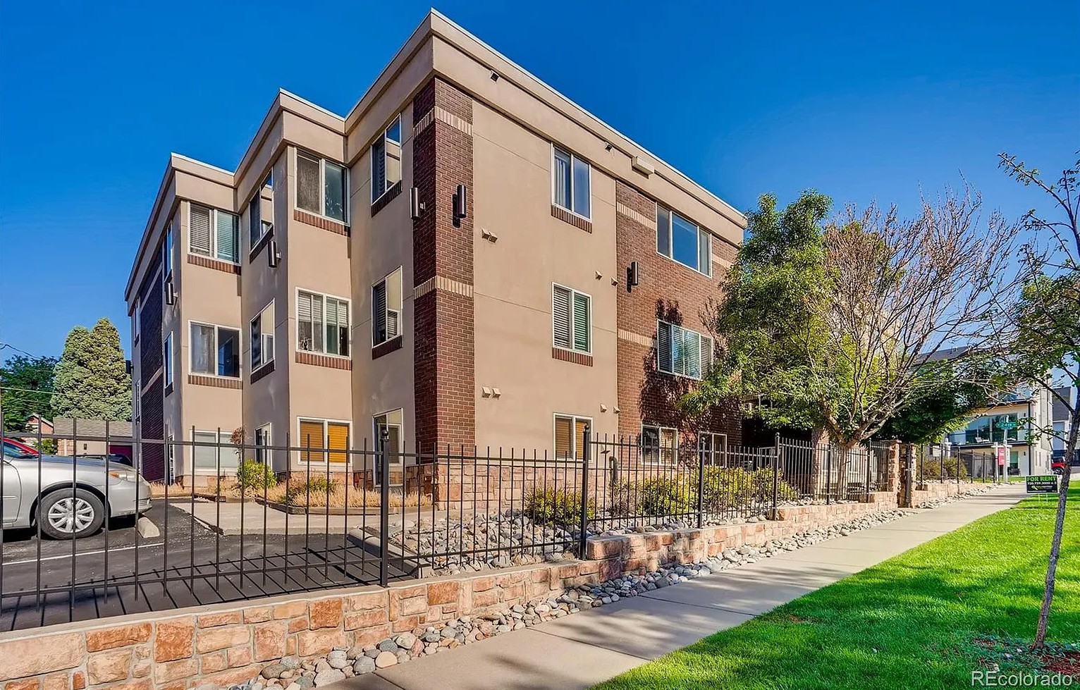 2345 N CLAY ST - 8