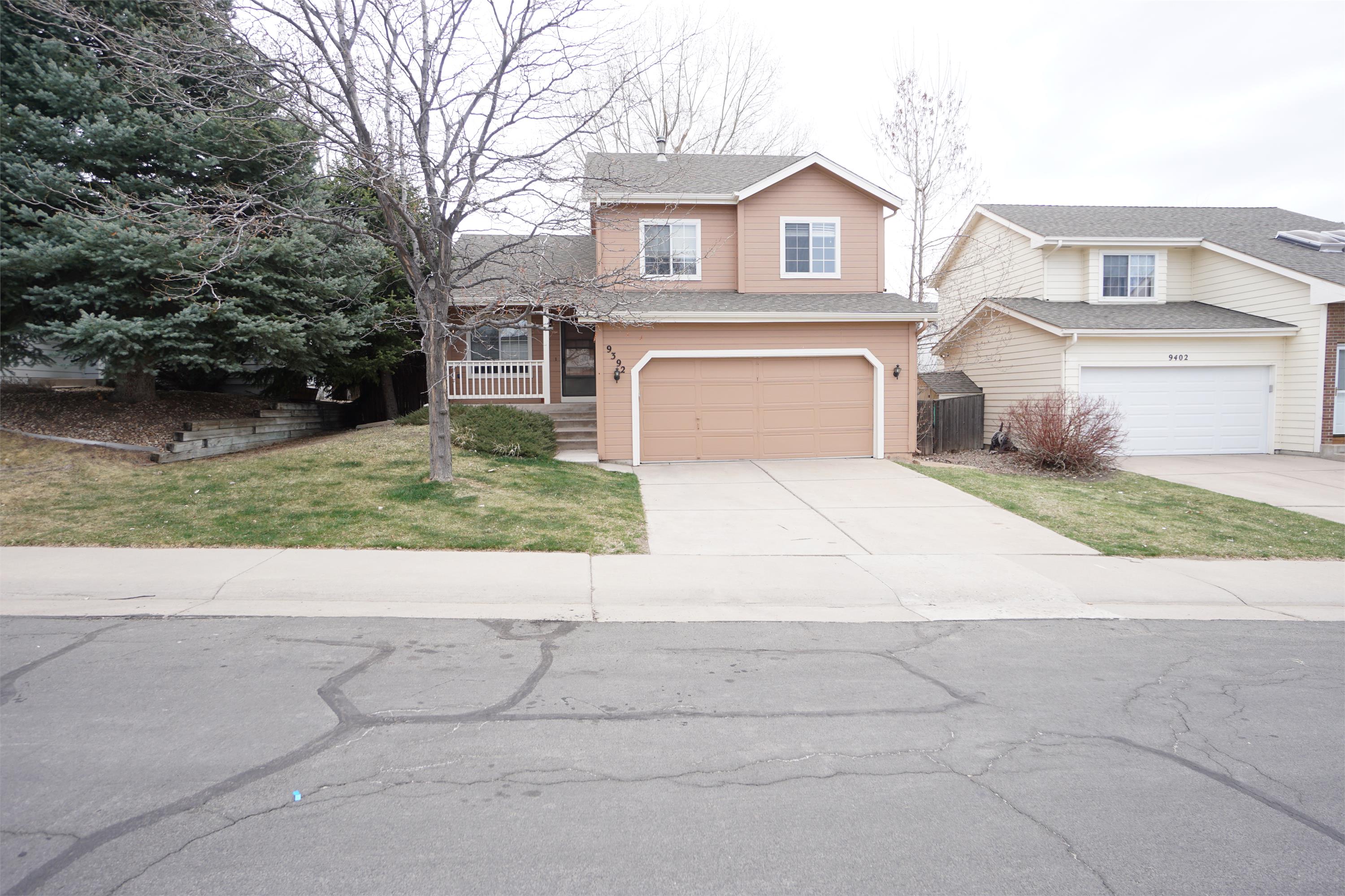 9392 BURLINGTON LN