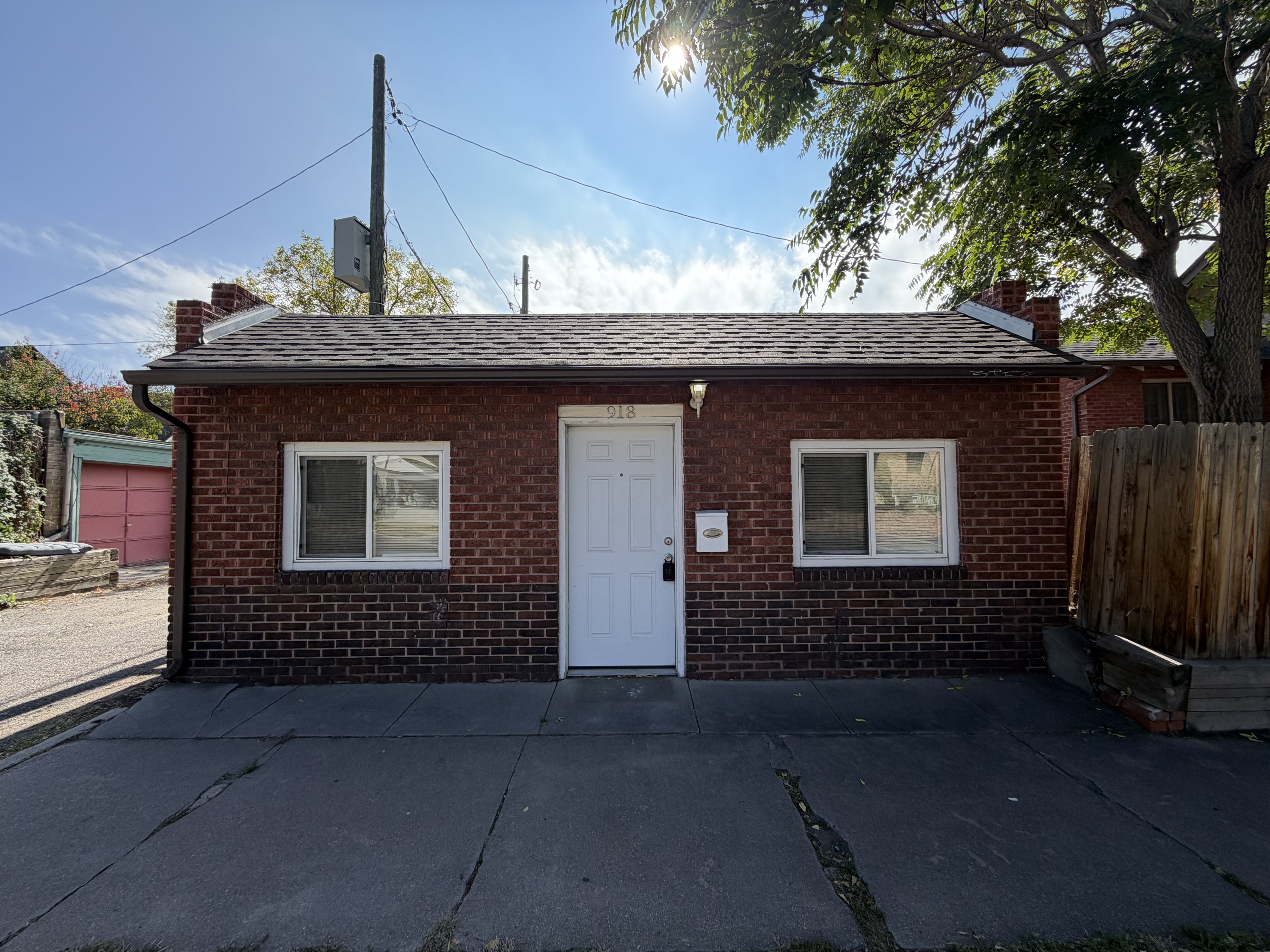 Photo of 918 E 6TH AVE