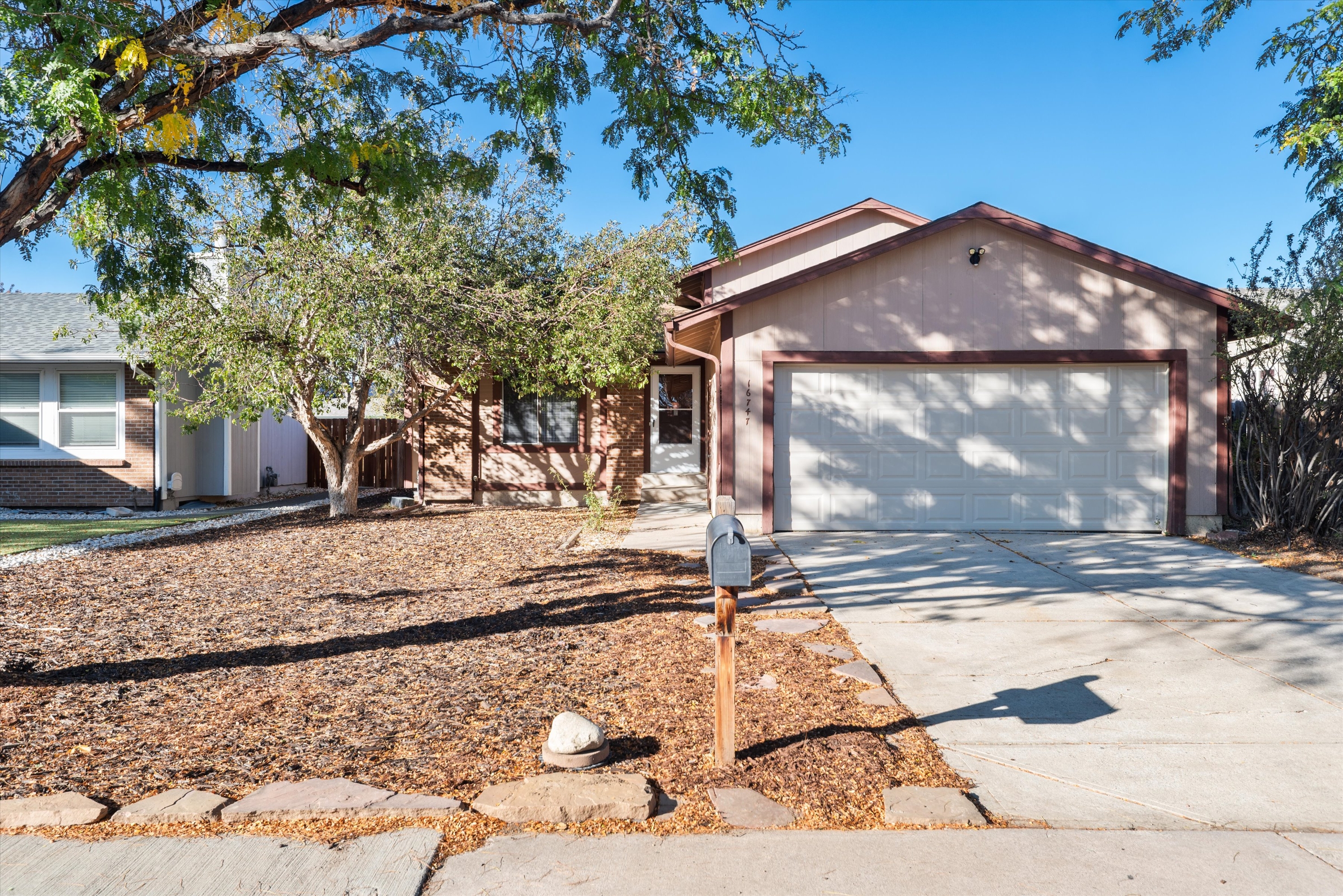Photo of 16747 E MANSFIELD CIR